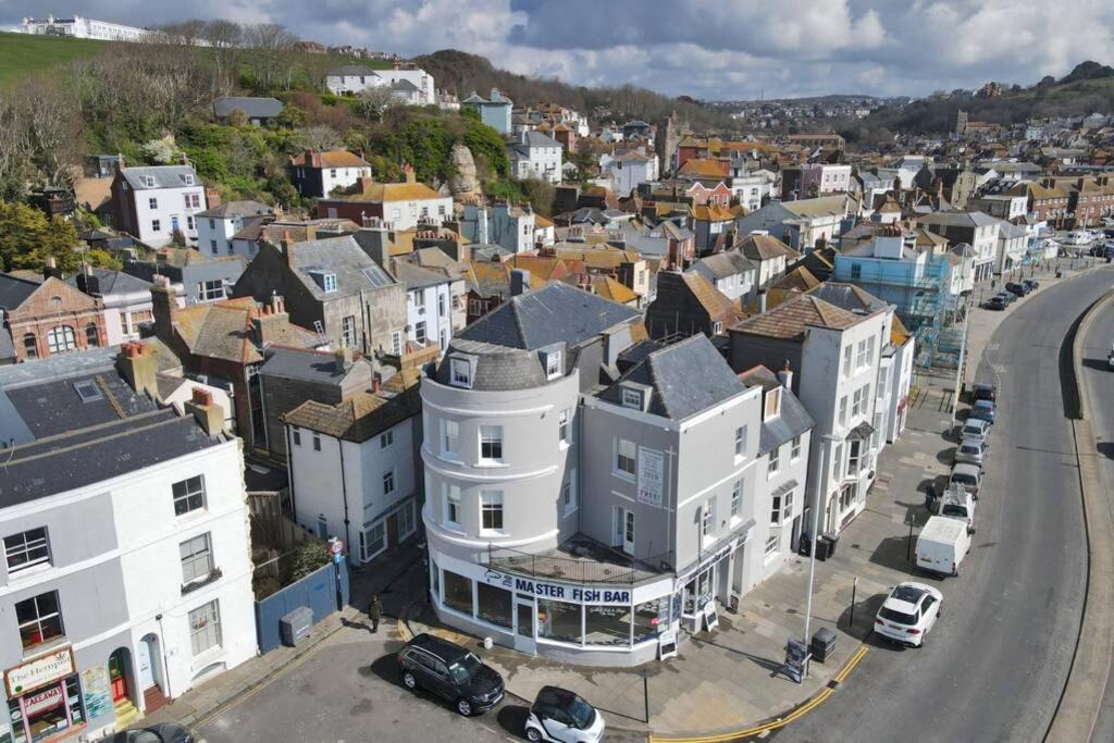 Master 11 Sea View Hastings